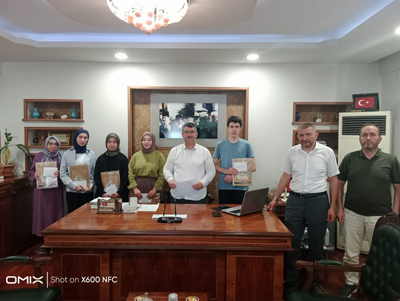 Geyve'de Bilgi Yarışması Şampiyonlarına Ödülleri Verildi