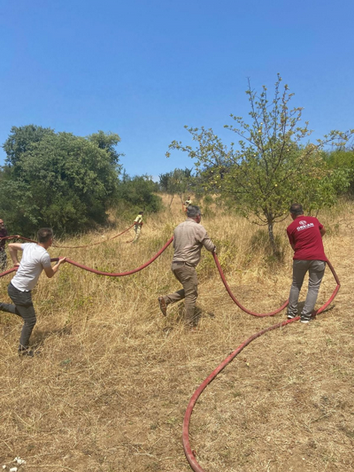 Geyve'de Alevler Gökyüzünü Sardı! Orman Yangını Korkuttu!