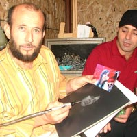 Geyve'li ressam granite nakşediyor!