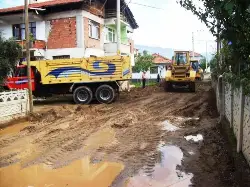 Geyve'de parke döşeme çalışmaları devam ediyor