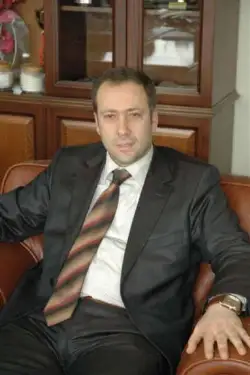 Geyve'de parke döşeme çalışmaları devam ediyor