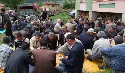 Karacaören'de hayır pilavı