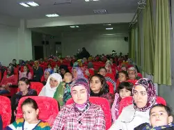 Geyve İmam Hatip Öğrencileri Çanakkale zaferini sahneledi