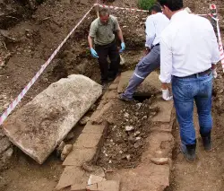 Roma Mezarına Kurtarma Kazısı Yapıldı
