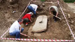 Roma Mezarına Kurtarma Kazısı Yapıldı