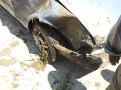 Geyve'de otomobil kanala uçtu