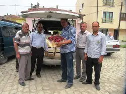 Kiraz Tezgahları Süsledi