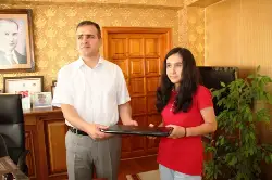 Akbıyık’dan Başarılı Öğrencilere Laptop