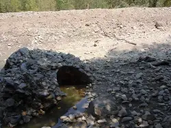 Geyve Boğazı’nda Tarihi Temel ve Burç Kalıntısı