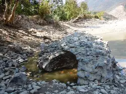 Geyve Boğazı’nda Tarihi Temel ve Burç Kalıntısı