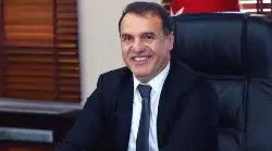 Belediye başkanı bıçaklı saldırıda hafif şekilde yaralandı