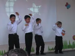 Türkçeden Başka Dil Kullanılmamalı