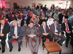 Türkçeden Başka Dil Kullanılmamalı
