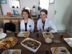 Öğretmenler Ziyafet Çekti