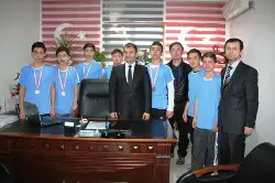 Başarılı Olan Öğrencilere Ödül