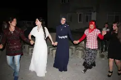 Esra ile Ercan Nişanlandı