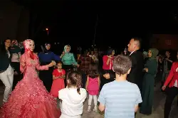 Esra ile Ercan Nişanlandı