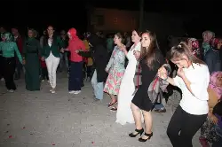 Esra ile Ercan Nişanlandı