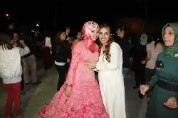Esra ile Ercan Nişanlandı