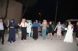 Esra ile Ercan Nişanlandı