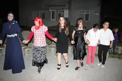 Esra ile Ercan Nişanlandı