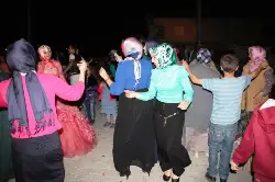 Esra ile Ercan Nişanlandı
