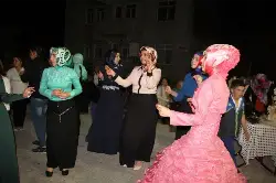 Esra ile Ercan Nişanlandı