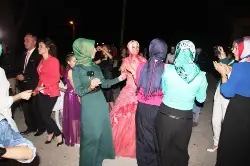 Esra ile Ercan Nişanlandı