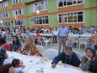 Akyazı Ada Caddesinde İftar