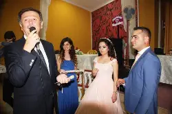 Meltem ile Engin Nişanlandı