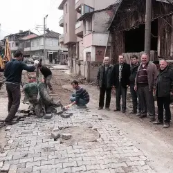 Güneş Sokakta Parke Çalışmaları Başladı