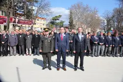Çanakkale ve Şehitler İçin Çelenk Koyma Töreni Yapıldı