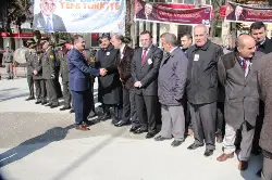 Çanakkale ve Şehitler İçin Çelenk Koyma Töreni Yapıldı