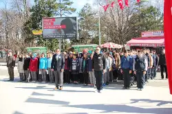 Çanakkale ve Şehitler İçin Çelenk Koyma Töreni Yapıldı