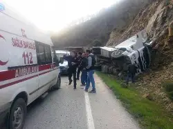 Taraklı'da Mısır yüklü TIR devrildi