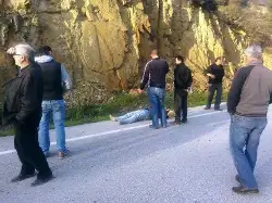 Taraklı'da Mısır yüklü TIR devrildi