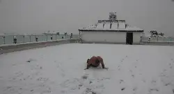 Üşümeyen Efsane Adam'dan Kar Şov!