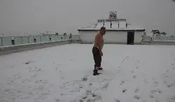 Üşümeyen Efsane Adam'dan Kar Şov!