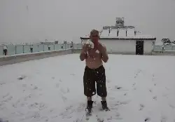 Üşümeyen Efsane Adam'dan Kar Şov!