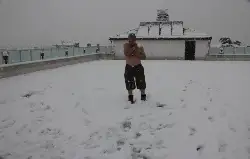Üşümeyen Efsane Adam'dan Kar Şov!