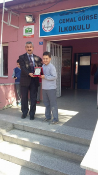 Şampiyon Talha'ya Plaket Verildi