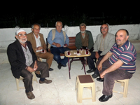 Camiye Gelenlere Çaylar Bedava