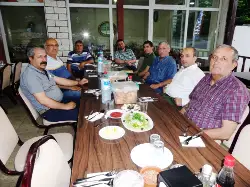 Dostlar İftarda Buluştu