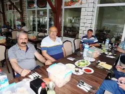Dostlar İftarda Buluştu