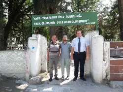 Geyve Kabristanlığında Bayram Hazırlığı