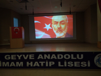 Geyve Anadolu İmam-Hatip Lisesinde Milli Marş coşkusu