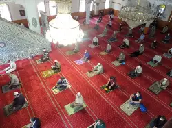 SOSYAL MESAFELİ CUMA