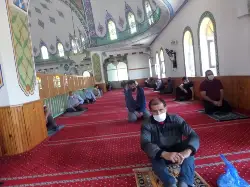 SOSYAL MESAFELİ CUMA