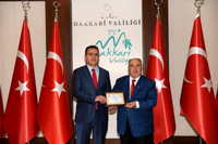 HAKKARİ VALİSİ AKBIYIK YILIN VALİSİ SEÇİLDİ