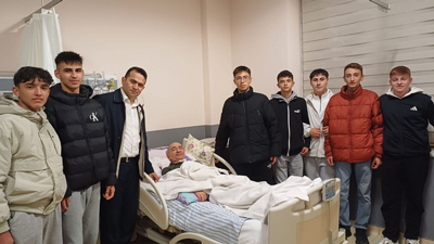 Gençlerden Muhtara Anlamlı Ziyaret